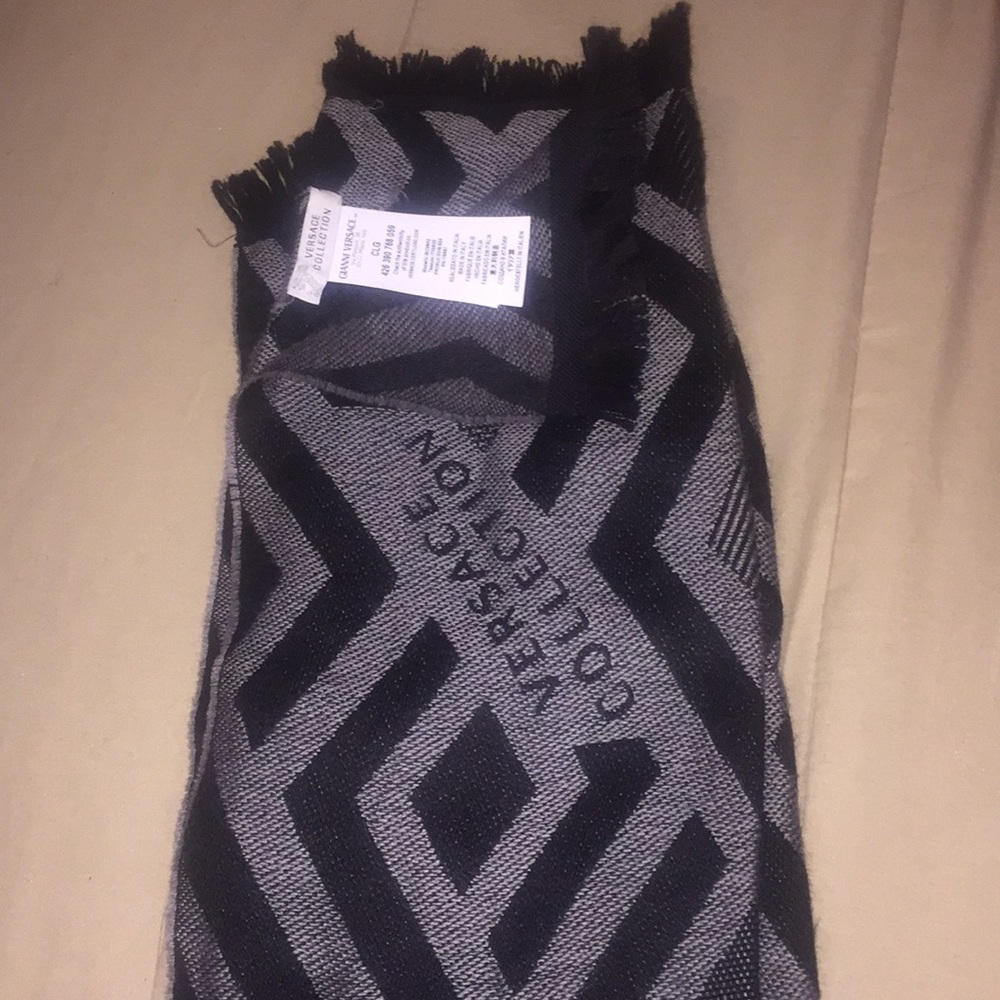 versace scarf